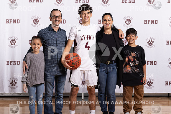 V 4 FAM
