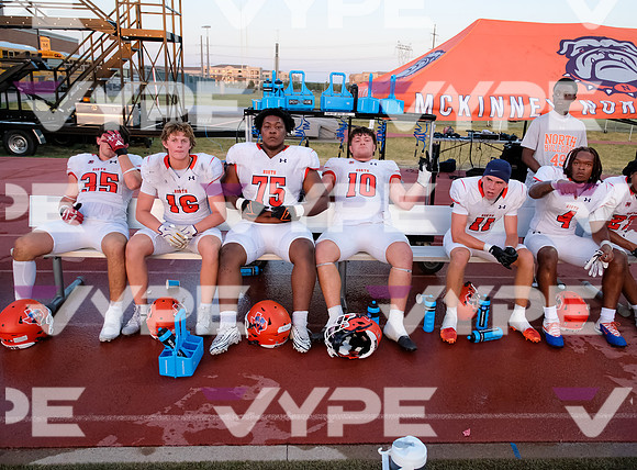 Dawgs football (Varsity) (142)