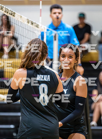 Oak Park vs Saugus Girls Varsity High School Volleyball-0035